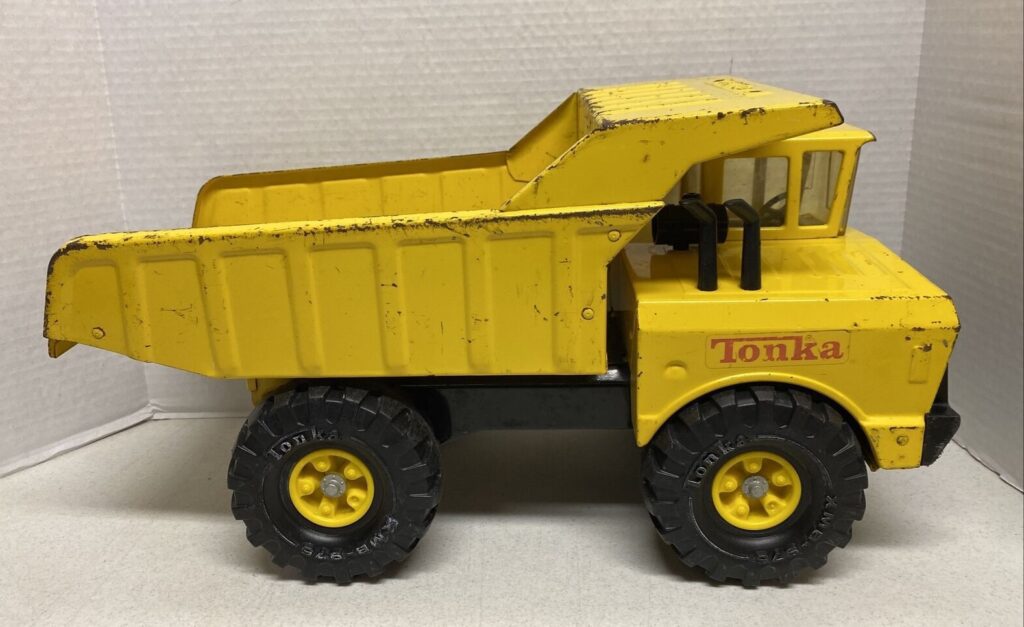 vintage tonka toy dump truck